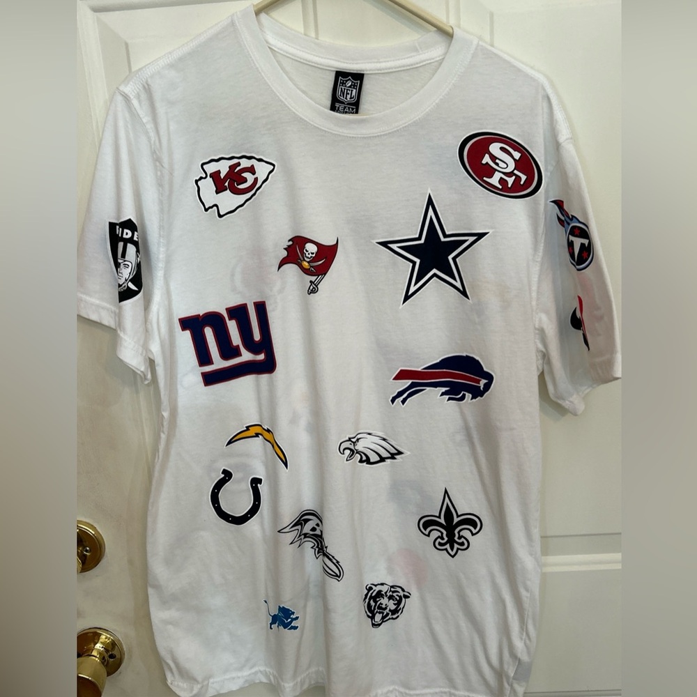 NFL Team Apparel All 32 Team Logos Men’s White T-Shirt Large